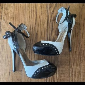 Bebe Oxford Black & White Heel w/ ankle strap Sz 8